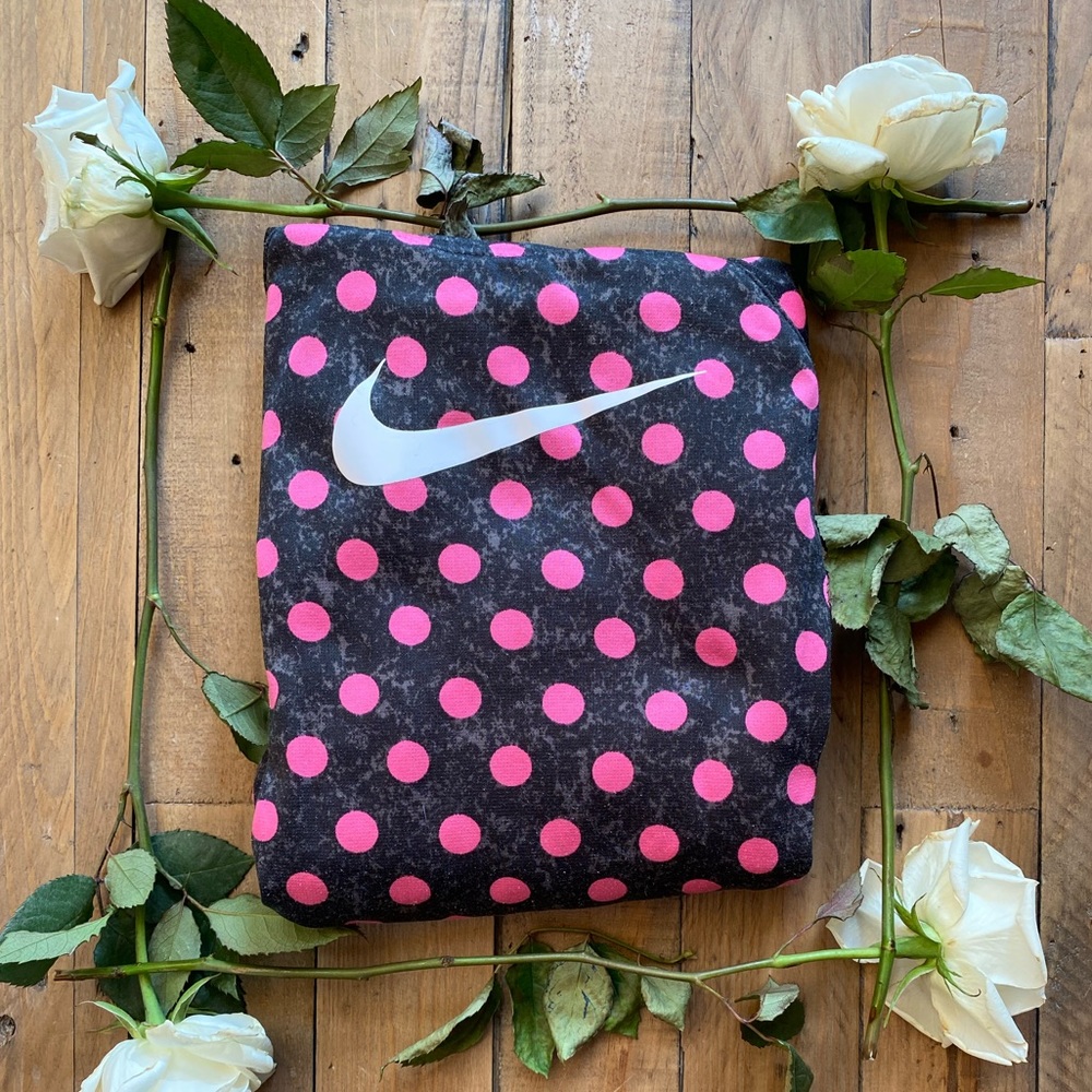 Cute Nike Sweatshirt! Girls size LARGE.